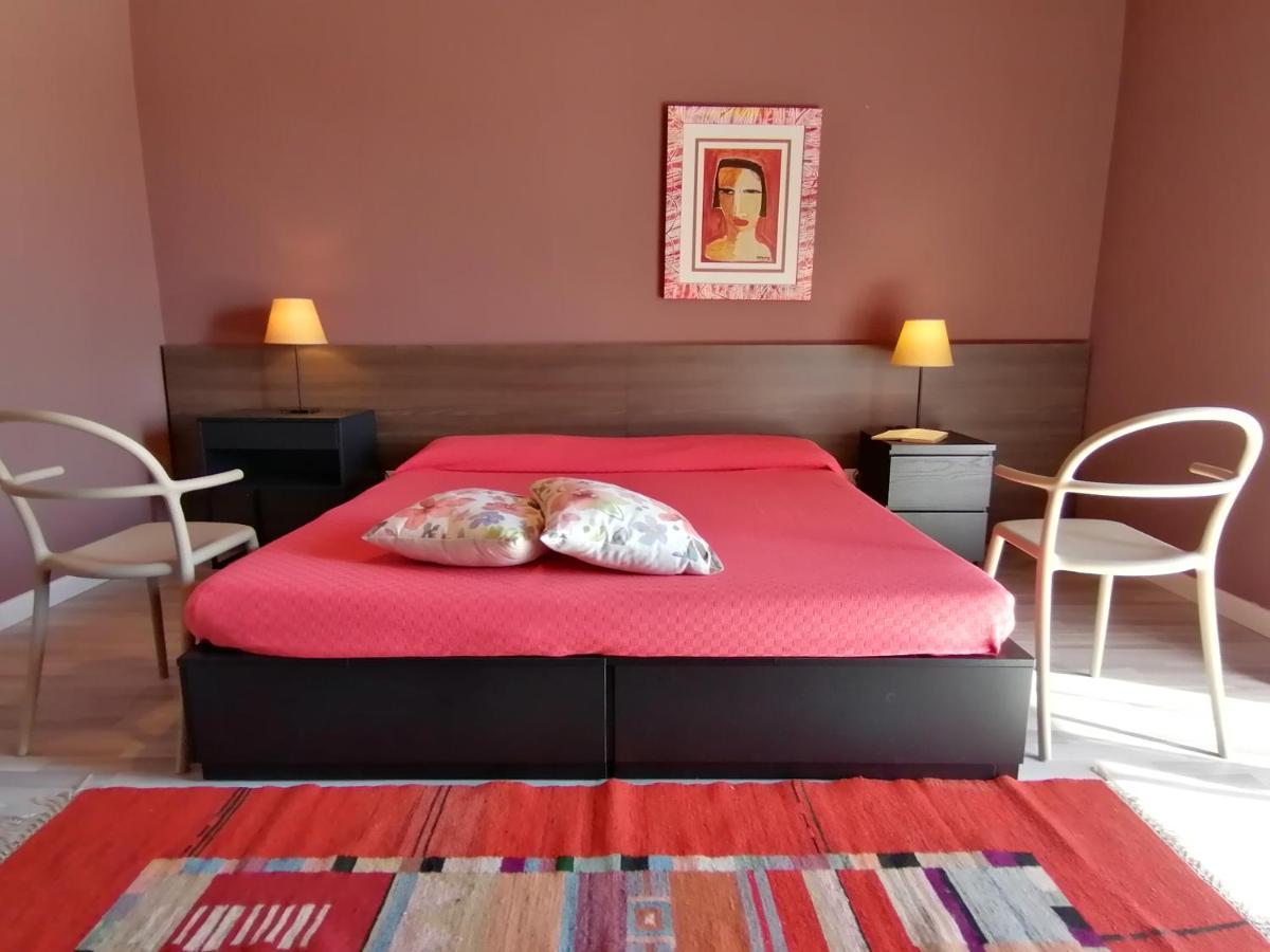 Inner City De Luxe Apartment カターニア エクステリア 写真